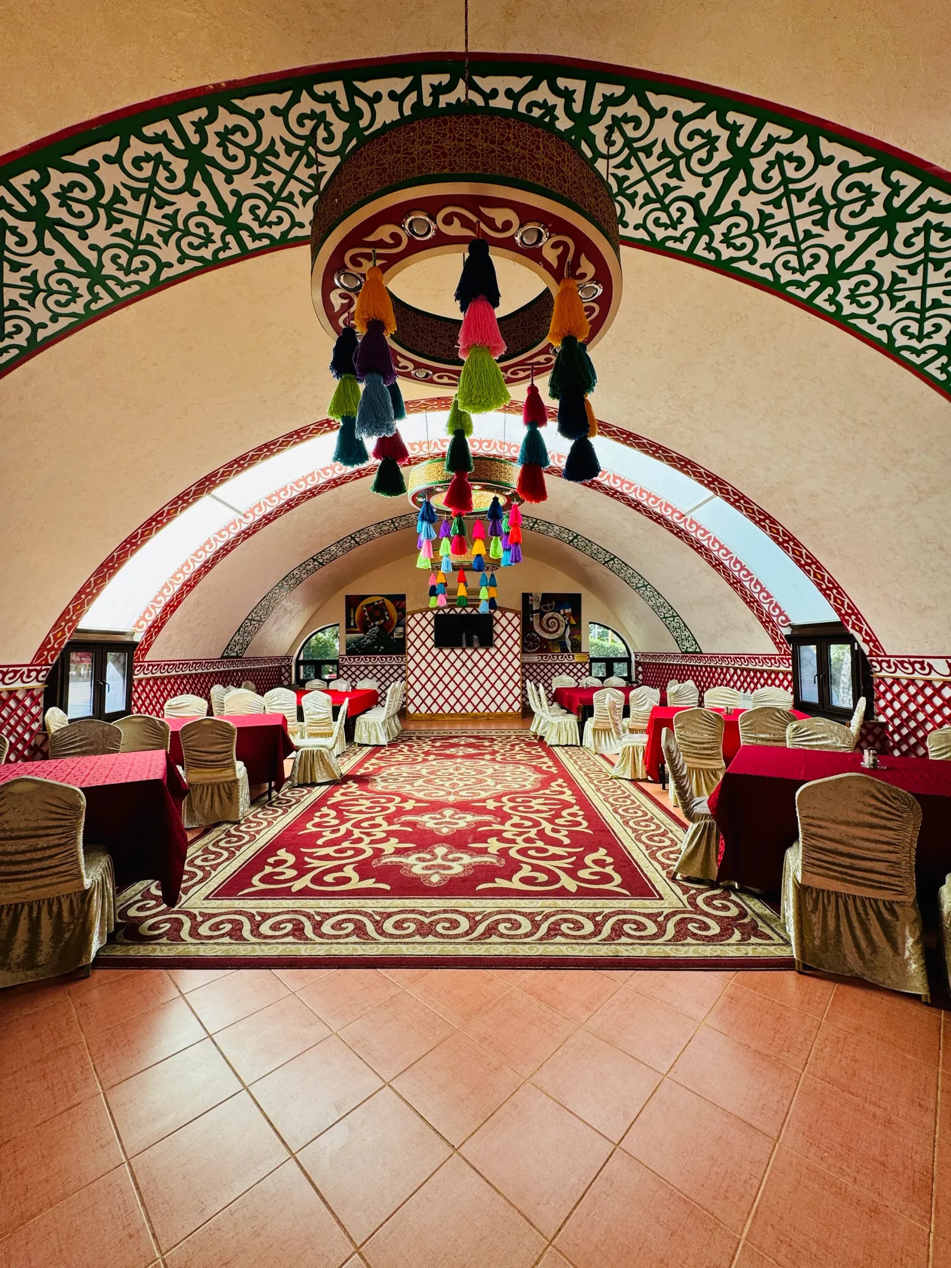 Qonyrolen Hall
